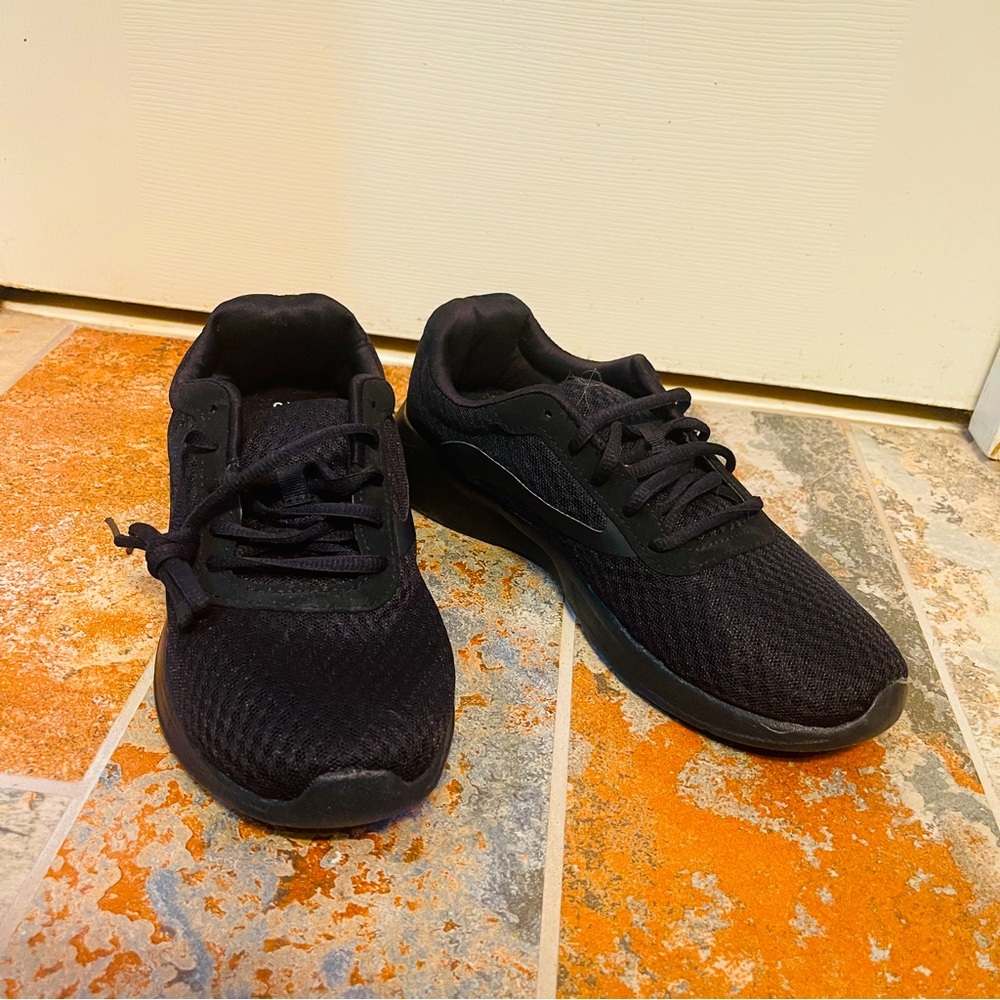 👟Never Worn! Athletic Works Black Mesh Memory Foam Tennis Shoes!